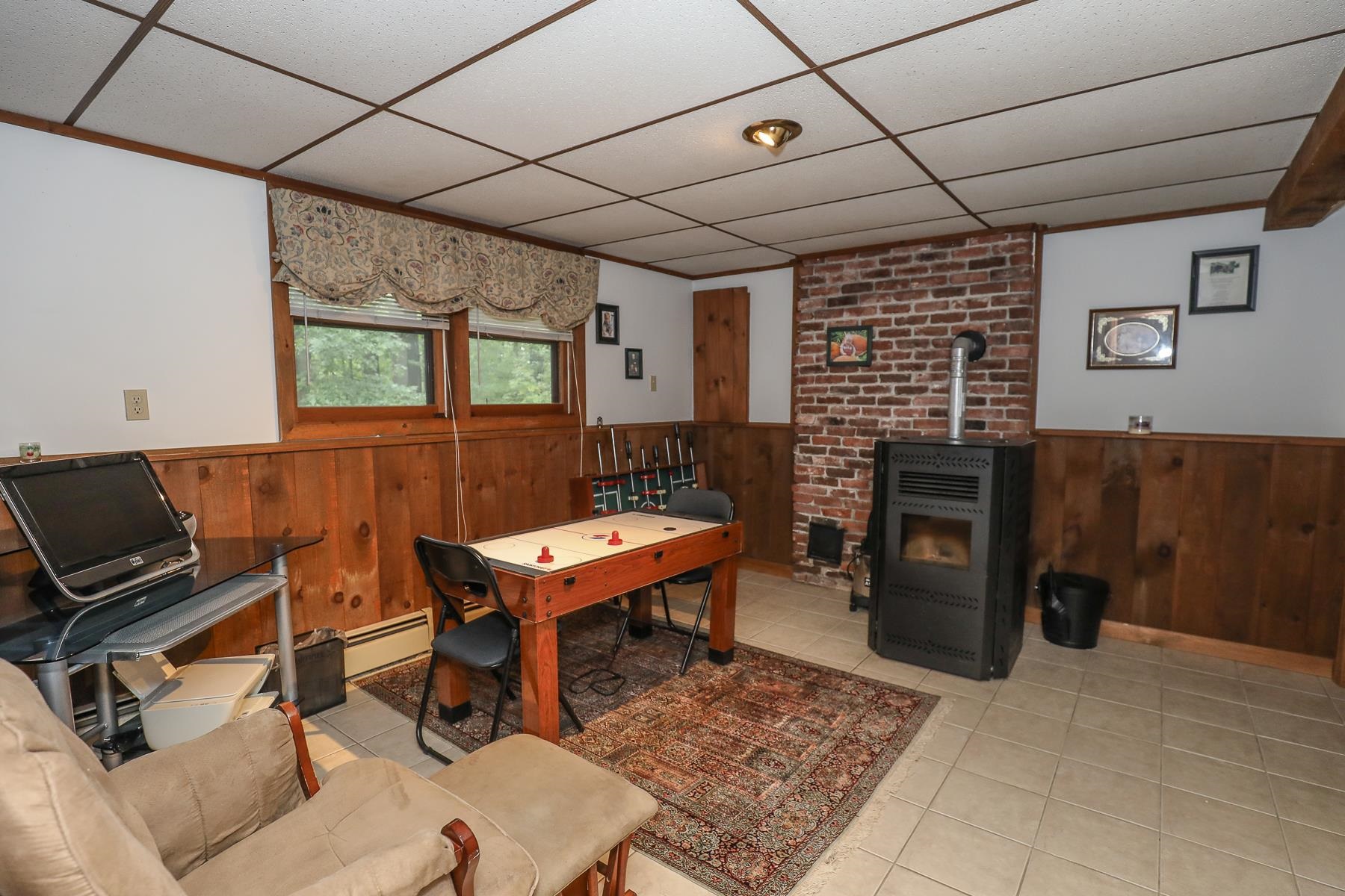 16 Sheldon Road Derry, NH 03038 - Photo 27 of 40