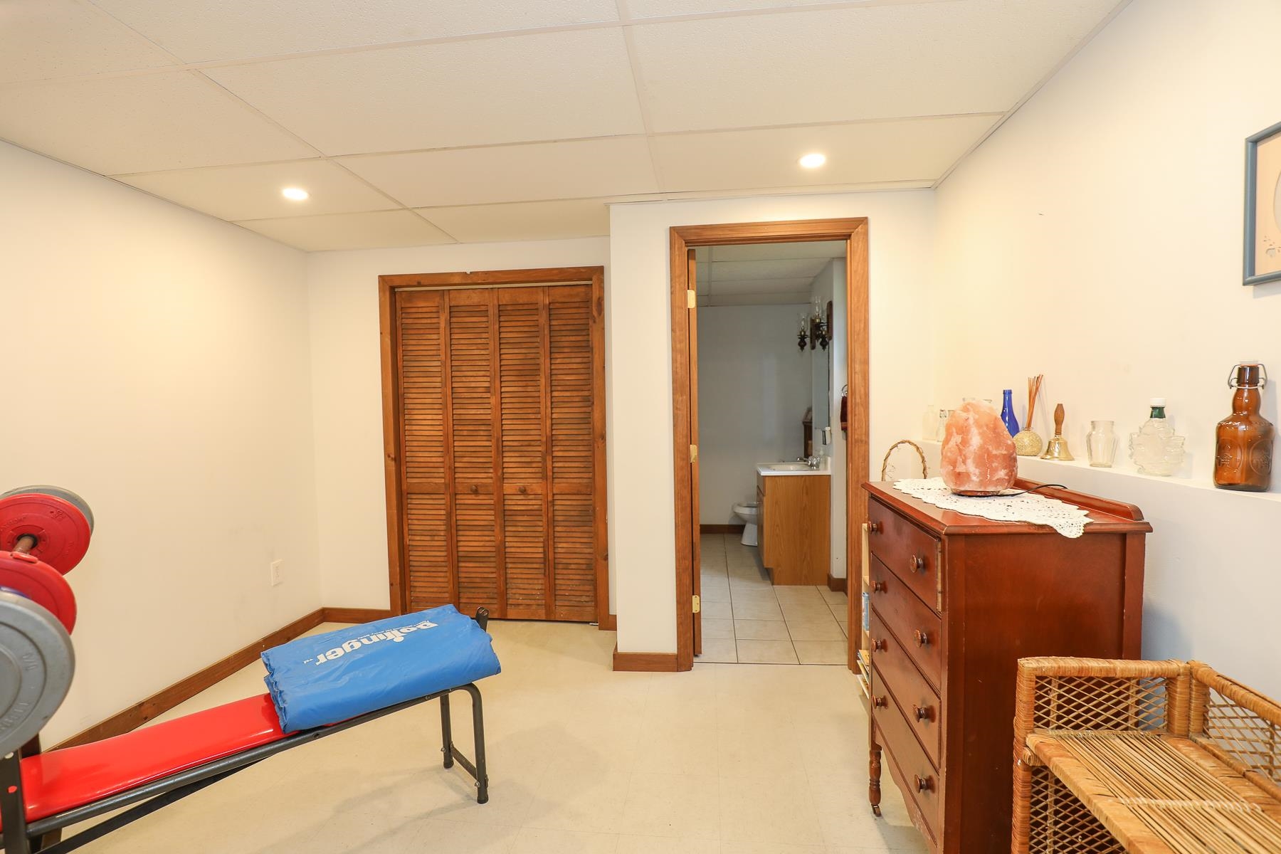 16 Sheldon Road Derry, NH 03038 - Photo 32 of 40