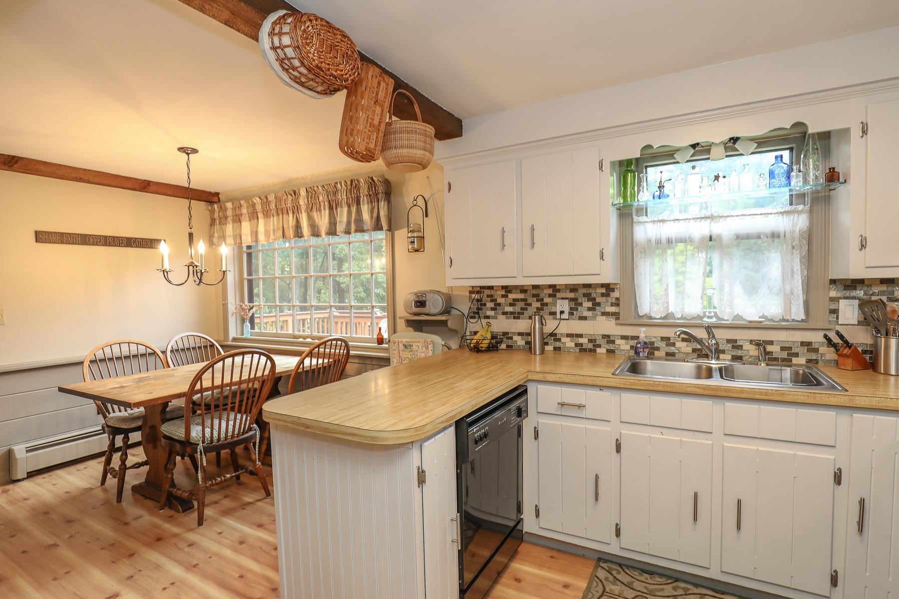 16 Sheldon Road Derry, NH 03038 - Photo 9 of 40