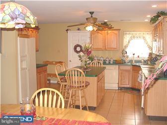 14 Beechtree Road Levittown, PA 19057 - Photo 3 of 12 Kitchen