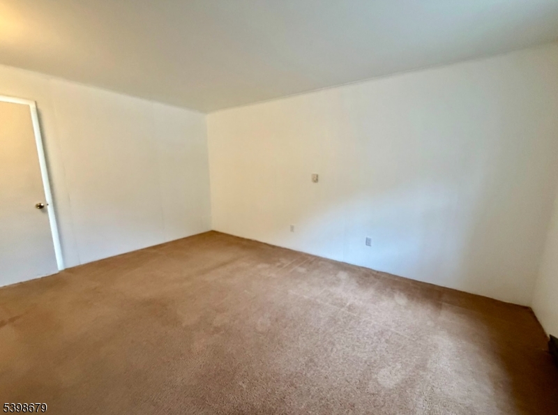 254 Clove Road, Unit G Montague, NJ 07827 - Photo 10 of 14 a view of an empty room