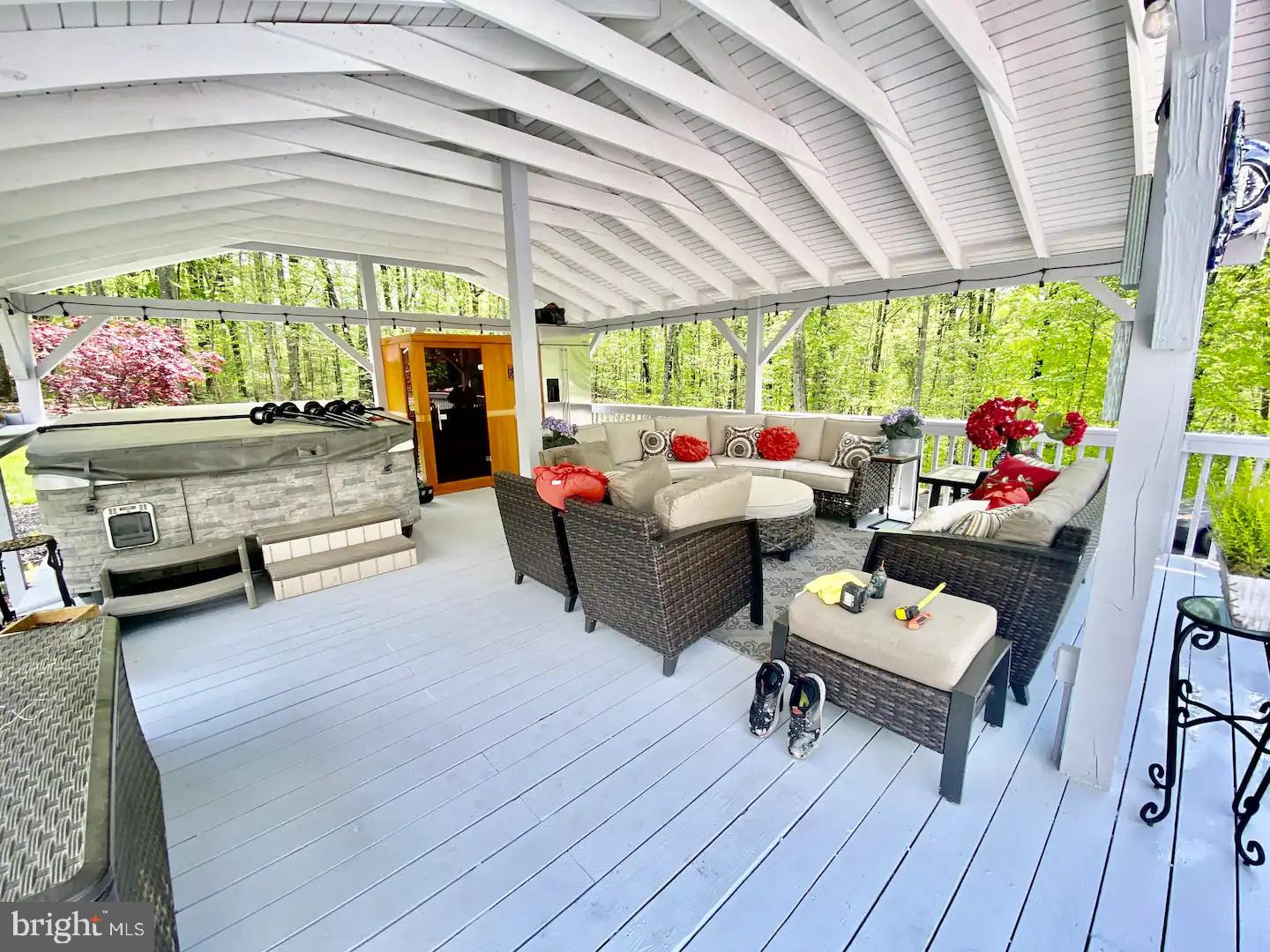 19319 Harmony Church Road Leesburg, VA 20175 - Photo 58 of 65 a living room with patio furniture and a large window