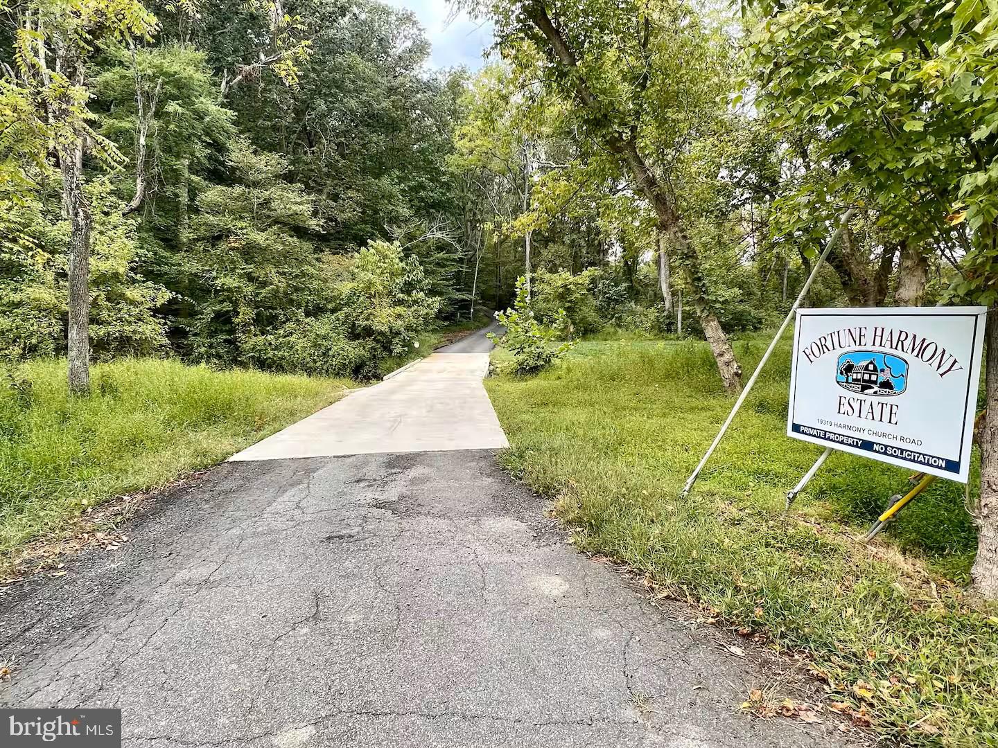 19319 Harmony Church Road Leesburg, VA 20175 - Photo 65 of 65 a view of a garden