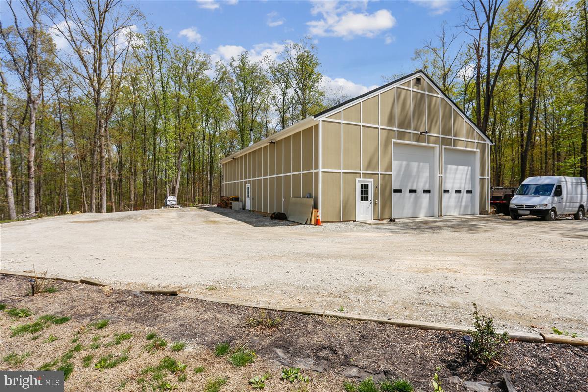 19319 Harmony Church Road Leesburg, VA 20175 - Photo 8 of 65 a house with a outdoor space