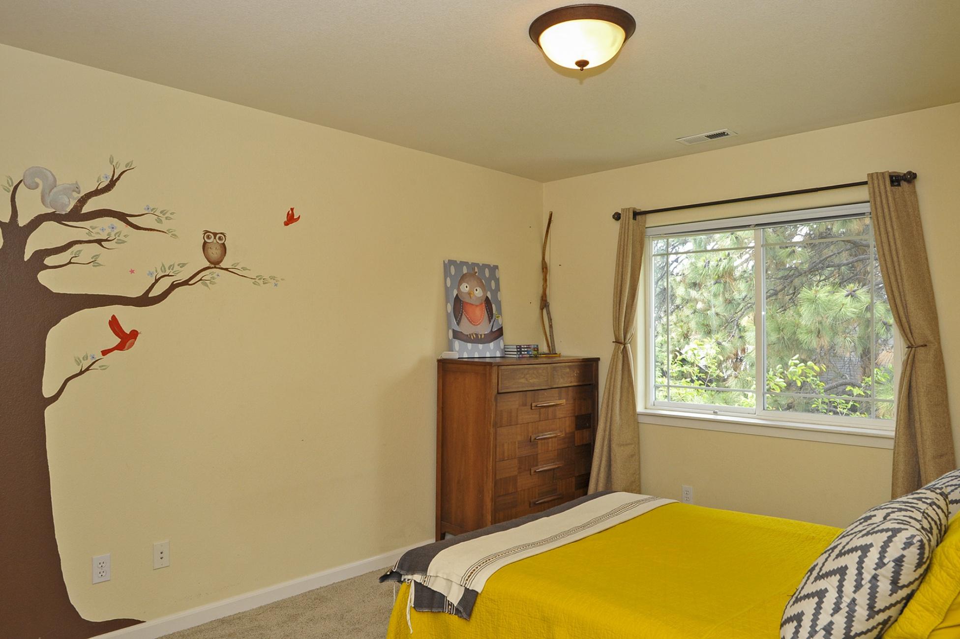 19834 Powers Road Bend, OR 97702 - Photo 22 of 22 Fourth of four bedrooms on second level.