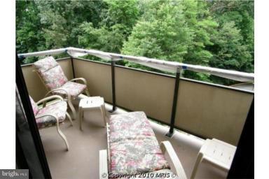 5225 Pooks Hill Road, Unit 304S Bethesda, MD 20814 - Photo 18 of 29 Balcony