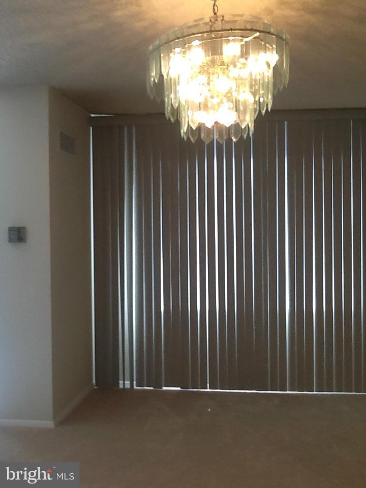 5225 Pooks Hill Road, Unit 304S Bethesda, MD 20814 - Photo 19 of 29 Beautiful Chandelier