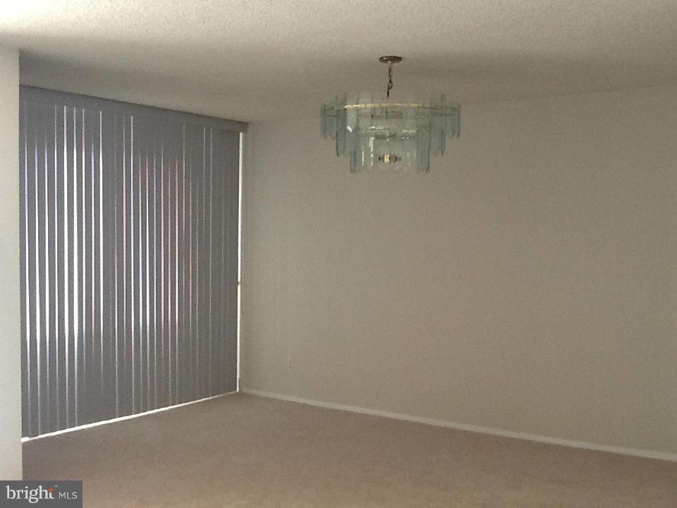 5225 Pooks Hill Road, Unit 304S Bethesda, MD 20814 - Photo 20 of 29 Dining Room