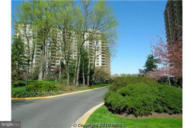 5225 Pooks Hill Road, Unit 304S Bethesda, MD 20814 - Photo 4 of 29 Exterior (General)