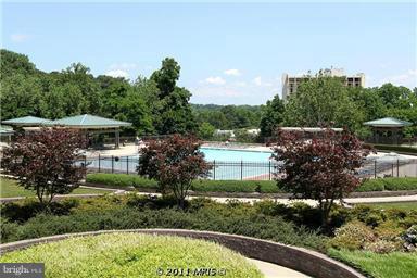 5225 Pooks Hill Road, Unit 304S Bethesda, MD 20814 - Photo 5 of 29 View of beautiful greens