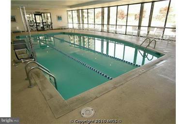 5225 Pooks Hill Road, Unit 304S Bethesda, MD 20814 - Photo 10 of 29 Indoor Pool