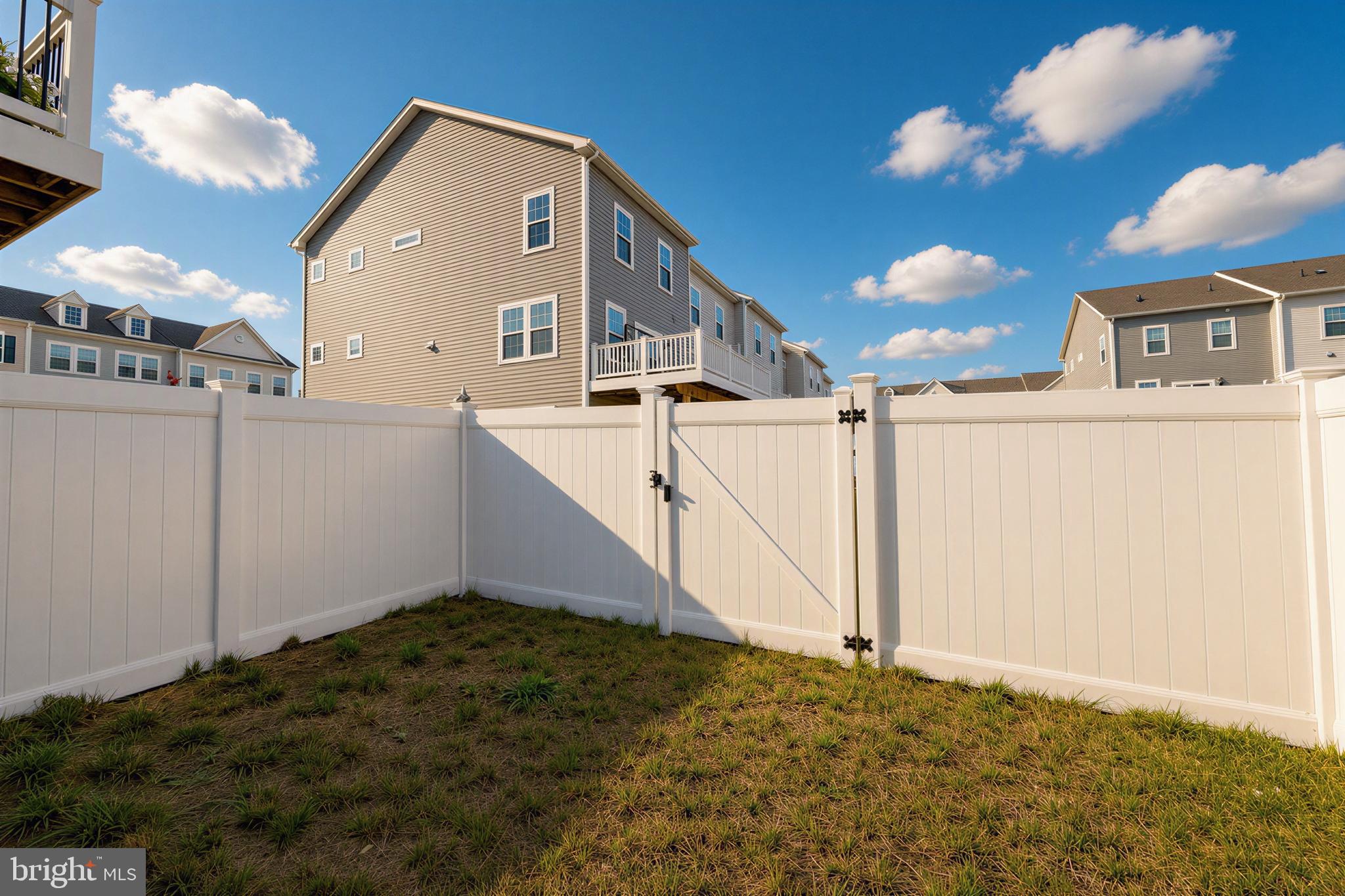 23658 Crosswinds Way California, MD 20619 - Photo 49 of 54 Privacy vinyl fencing
