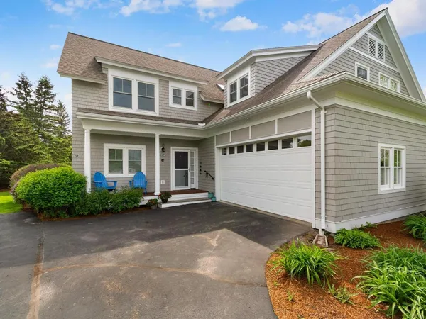$989,000 | 226 Fairway Drive, South Burlington, VT 05403