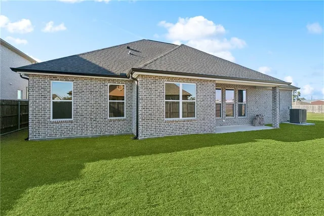 $550,000 | 128 Heron Drive, Westwego, LA 70094