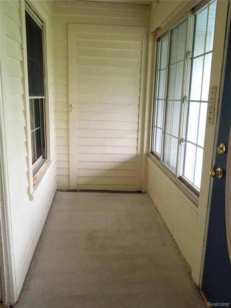 16075 Arnold Road Gregory, MI 48137 - Photo 29 of 54 Sun Room - Enclosed Porch.jpg
