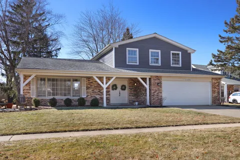 $650,000 | 1125 Garfield Avenue, Libertyville, IL 60048