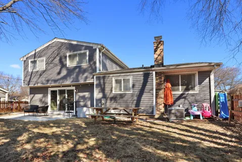 $650,000 | 1125 Garfield Avenue, Libertyville, IL 60048