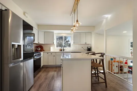 $650,000 | 1125 Garfield Avenue, Libertyville, IL 60048