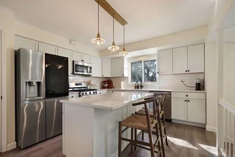 $650,000 | 1125 Garfield Avenue, Libertyville, IL 60048