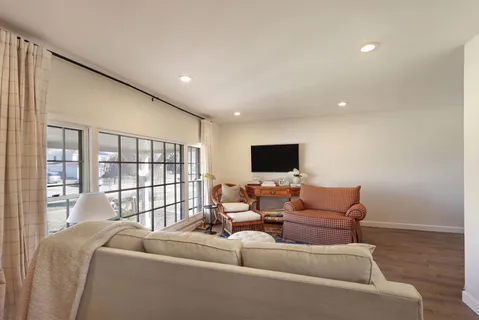 $650,000 | 1125 Garfield Avenue, Libertyville, IL 60048