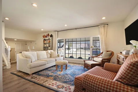 $650,000 | 1125 Garfield Avenue, Libertyville, IL 60048