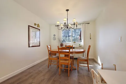 $650,000 | 1125 Garfield Avenue, Libertyville, IL 60048