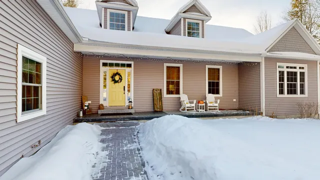 $625,000 | 17 Bowdoin Drive, Lewiston, ME 04240