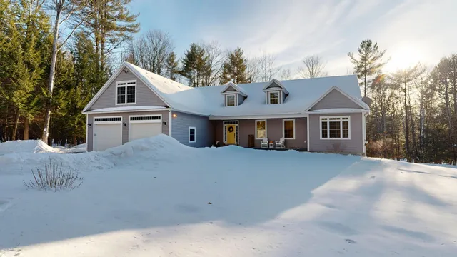 $625,000 | 17 Bowdoin Drive, Lewiston, ME 04240