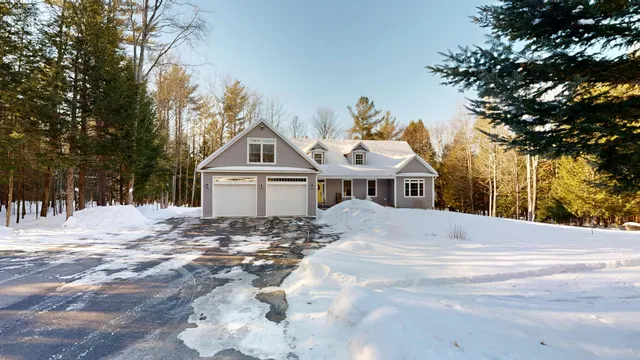 $625,000 | 17 Bowdoin Drive, Lewiston, ME 04240