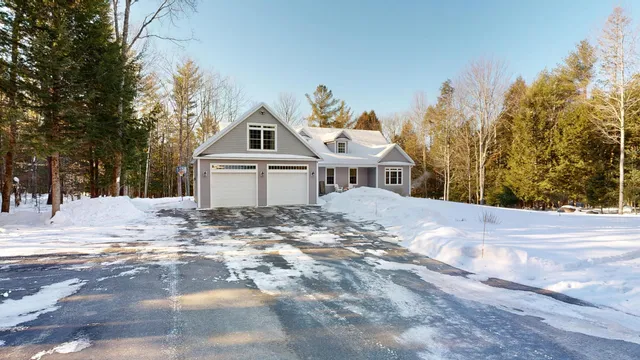 $625,000 | 17 Bowdoin Drive, Lewiston, ME 04240