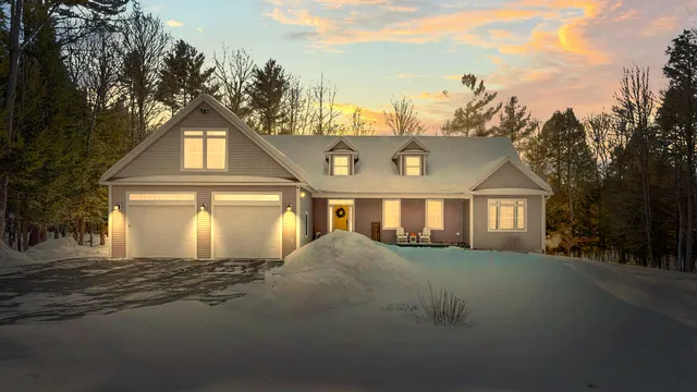$625,000 | 17 Bowdoin Drive, Lewiston, ME 04240