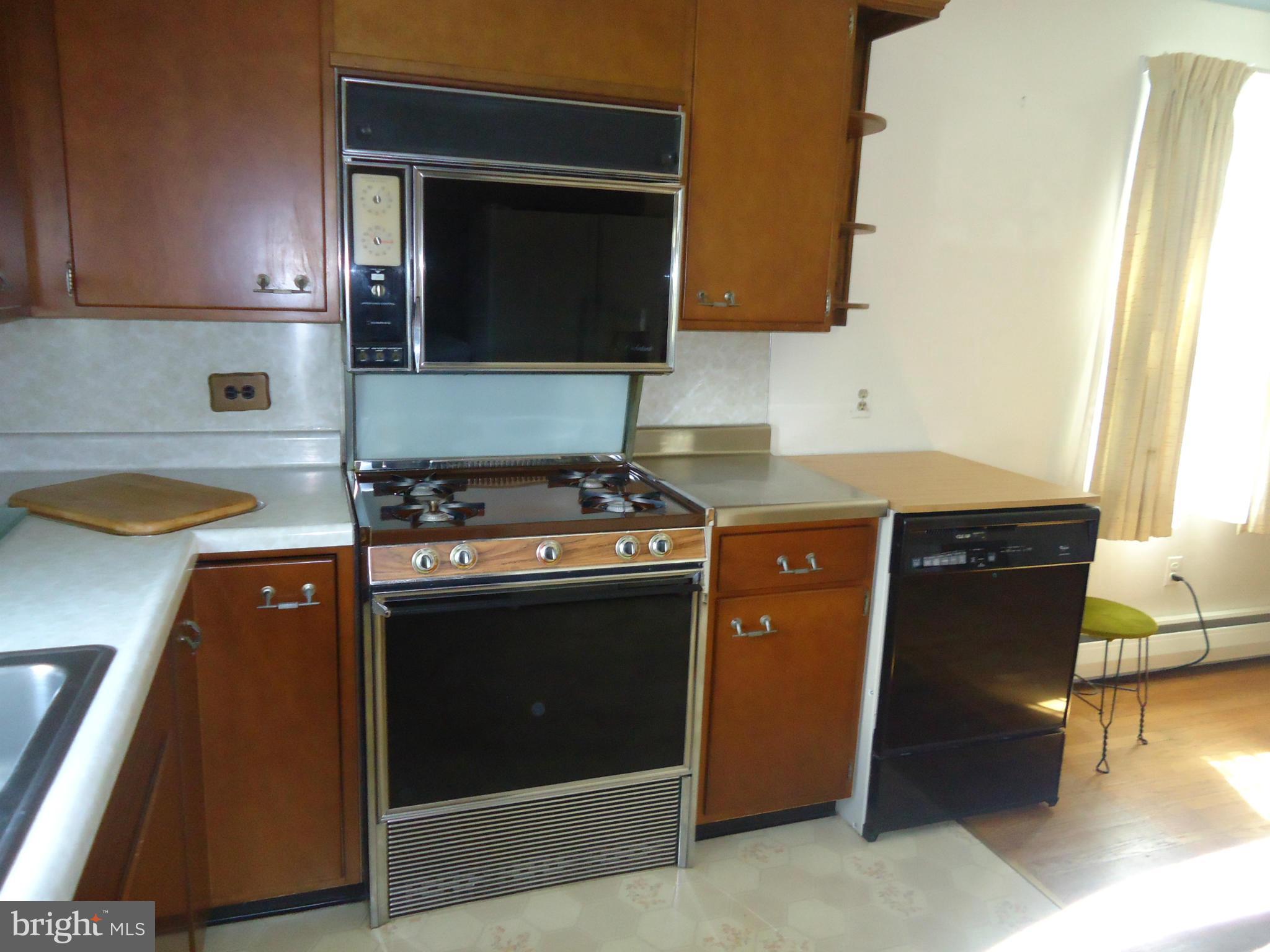 3503 Kelox Road Baltimore, MD 21207 - Photo 4 of 14 Kitchen