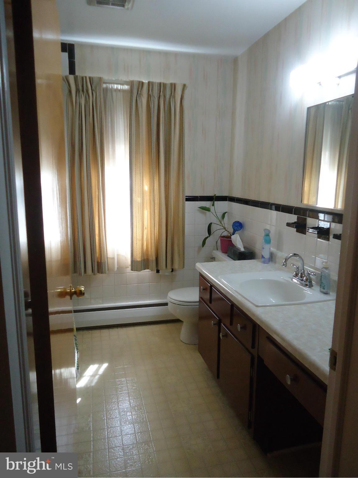 3503 Kelox Road Baltimore, MD 21207 - Photo 10 of 14 Bath