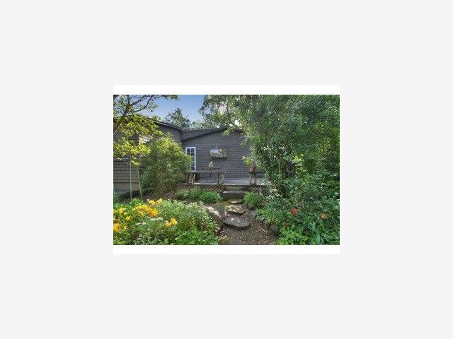 4 Perry Avenue Menlo Park, CA 94025 - Photo 6 of 9 a picture of a person on a field