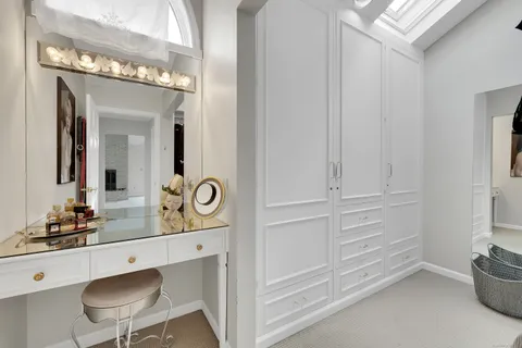 $1,895,000 | 5 New England Drive, Stamford, CT 06903