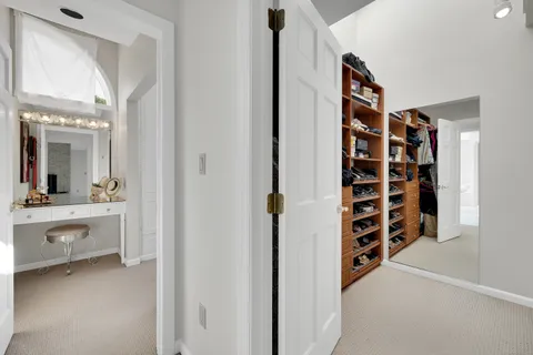 $1,895,000 | 5 New England Drive, Stamford, CT 06903