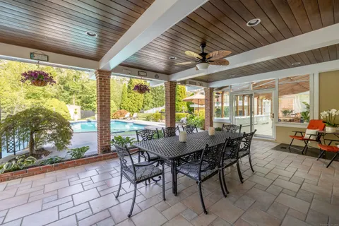 $1,895,000 | 5 New England Drive, Stamford, CT 06903