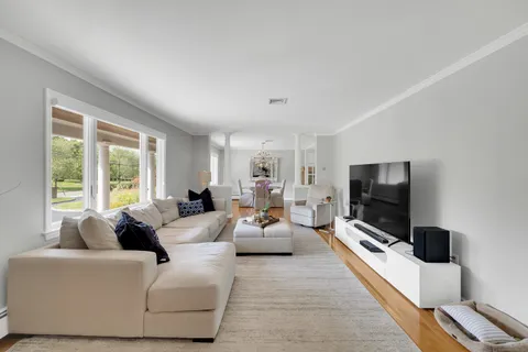 $1,895,000 | 5 New England Drive, Stamford, CT 06903