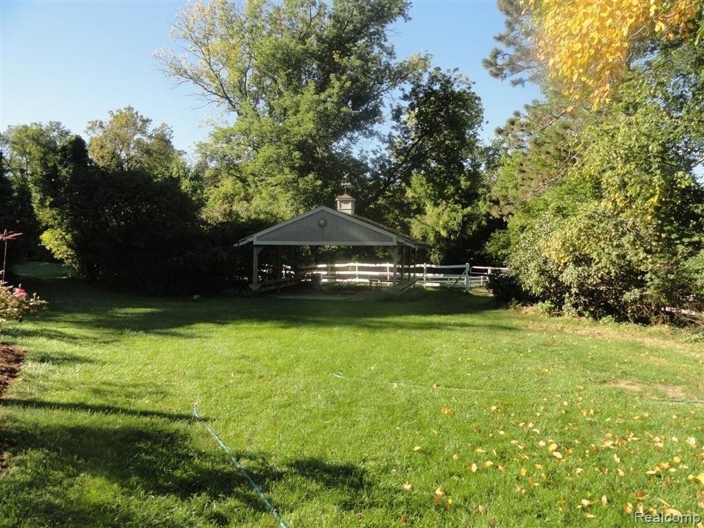 485 Rowe Road Milford, MI 48380 - Photo 18 of 98 DSC03527.JPG