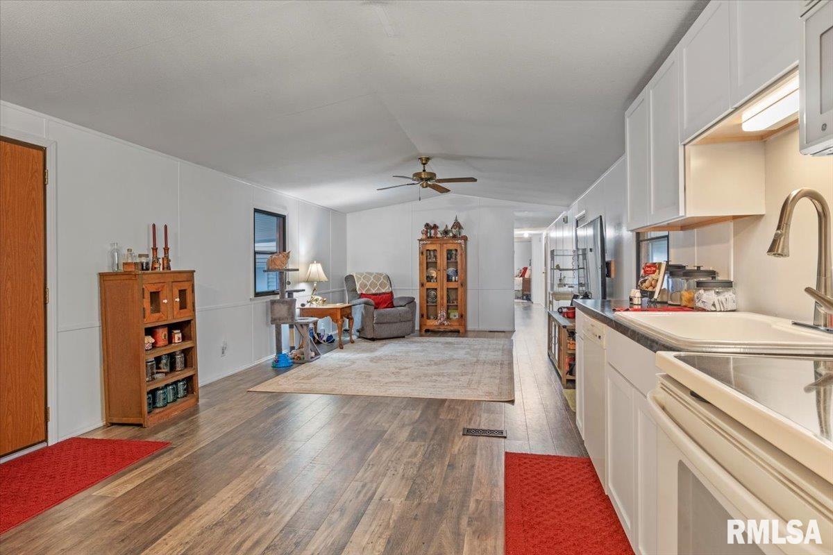 3535 East Cook Street, Unit 187 Springfield, IL 62702 - Photo 7 of 26