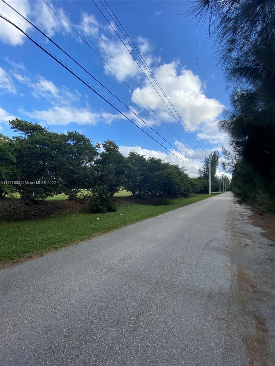 28 Sw Street Davie, FL 33330 - Photo 13 of 18