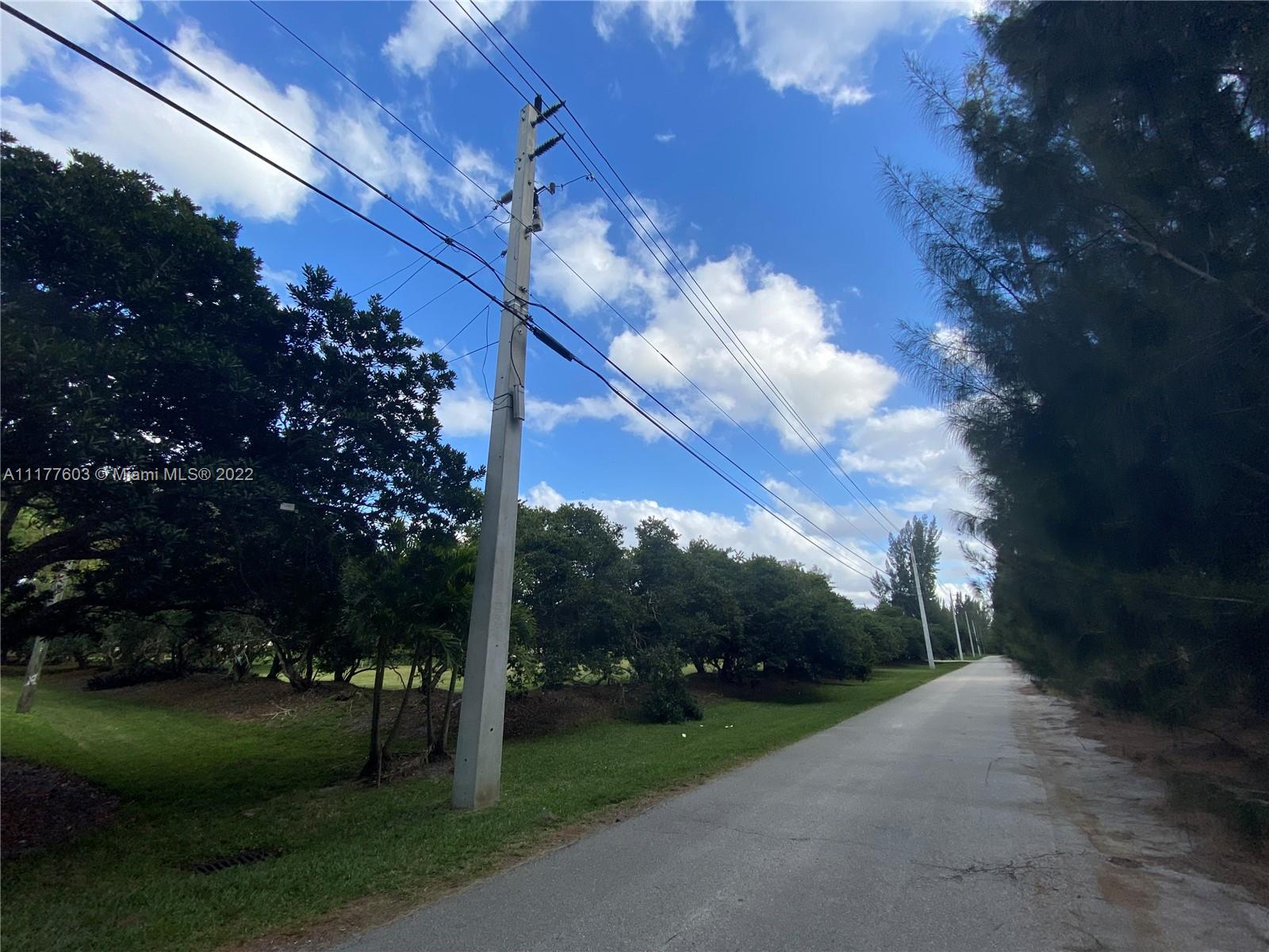 28 Sw Street Davie, FL 33330 - Photo 14 of 18