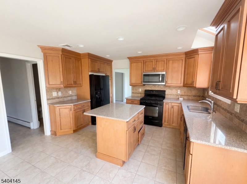 16 Knob Hill Road Hackettstown, NJ 07840 - Photo 2 of 23