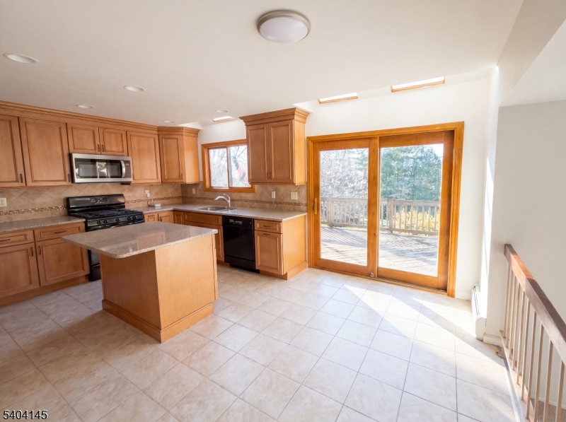16 Knob Hill Road Hackettstown, NJ 07840 - Photo 8 of 23