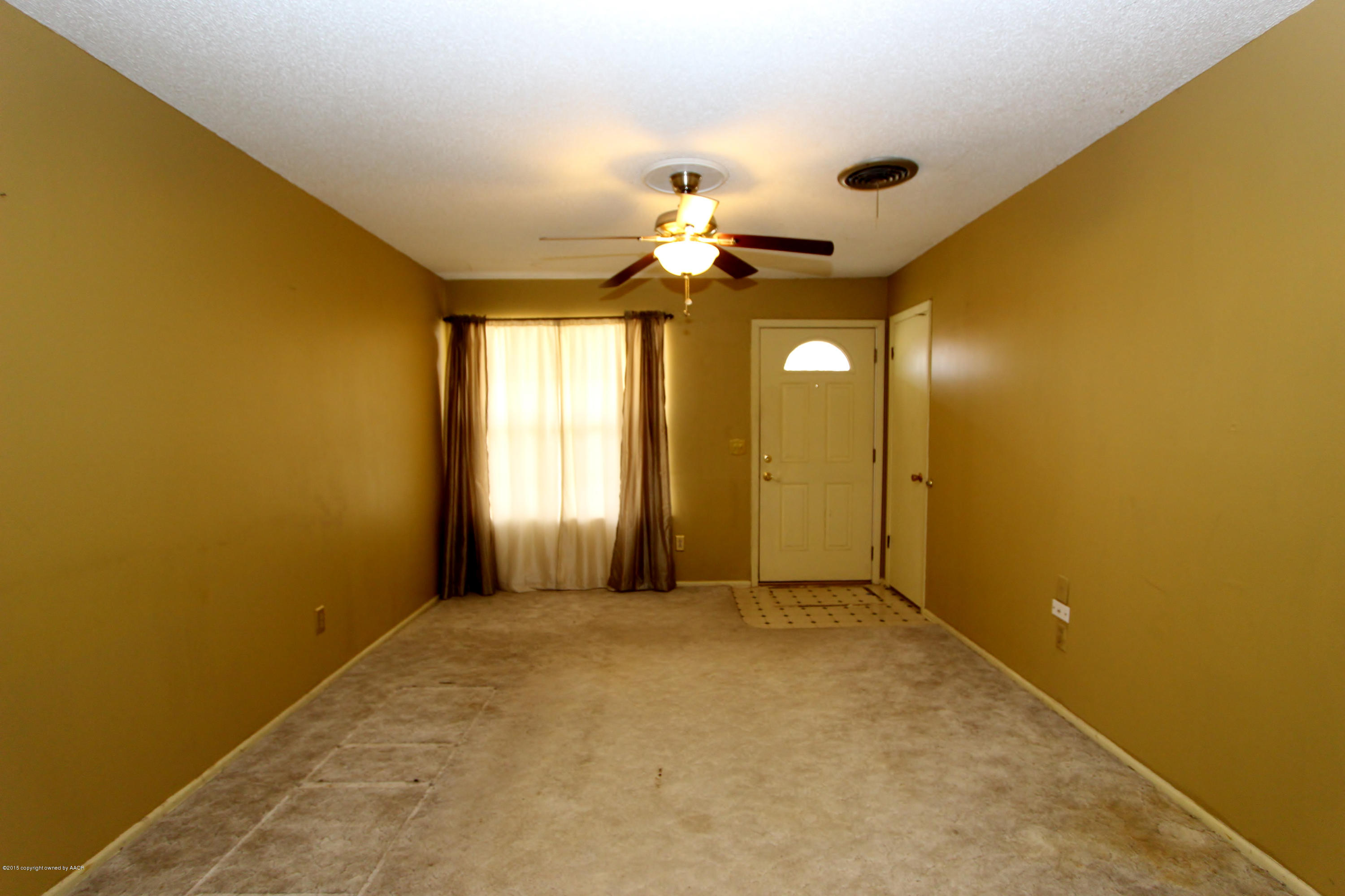 2711 Salem Drive Amarillo, TX 79110 - Photo 4 of 14 Livingroom2