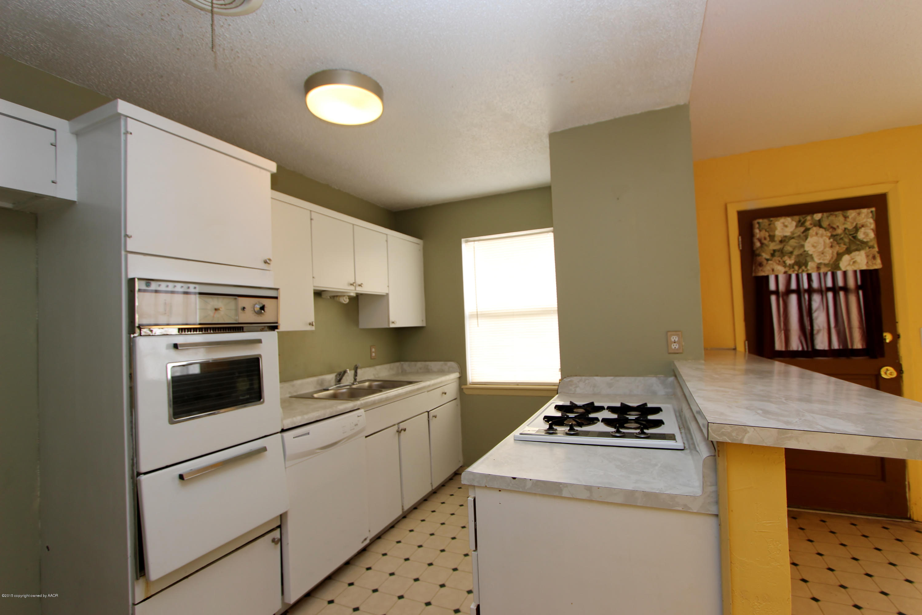 2711 Salem Drive Amarillo, TX 79110 - Photo 5 of 14 IMG_5572
