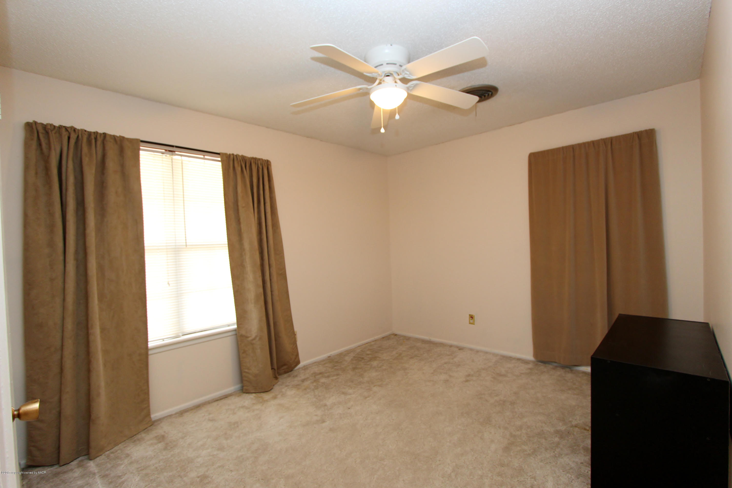 2711 Salem Drive Amarillo, TX 79110 - Photo 8 of 14 Front bedroom