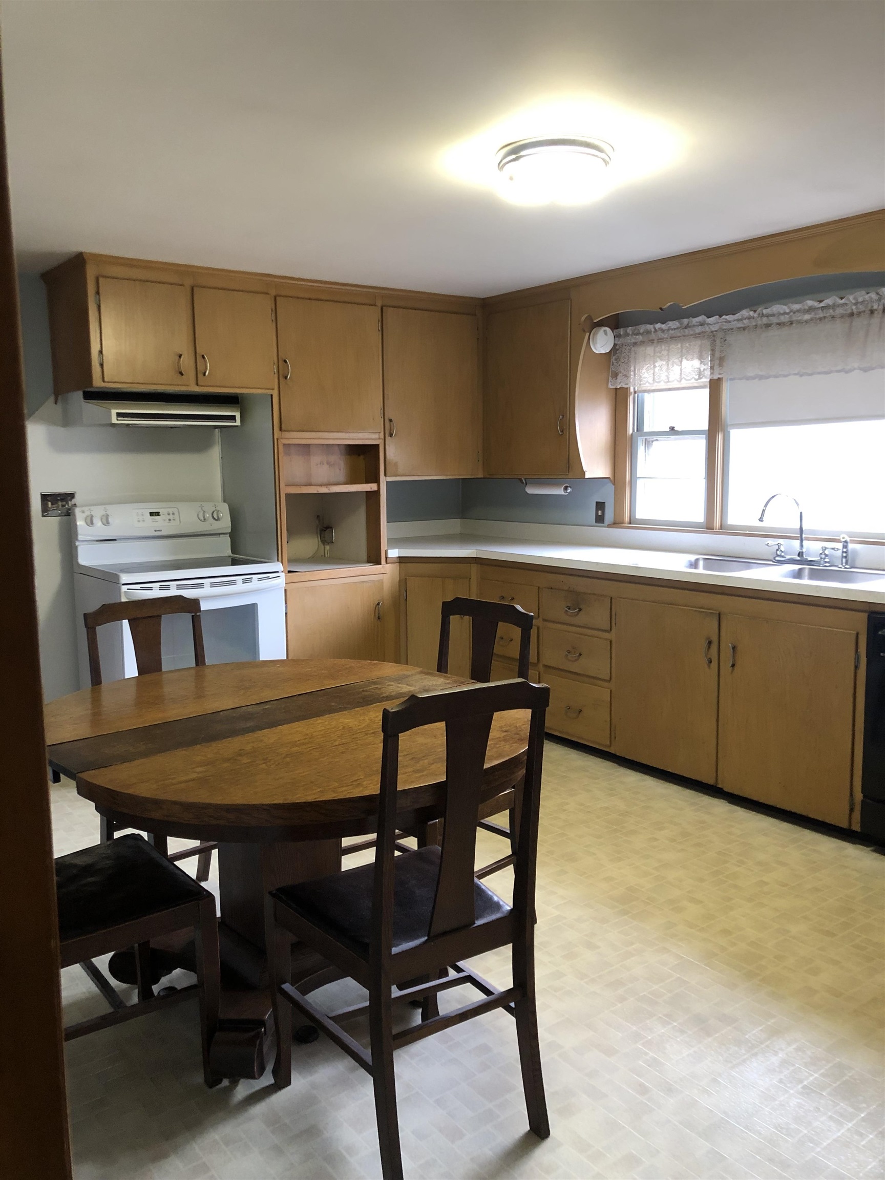 22 River Road Allenstown, NH 03275 - Photo 13 of 47