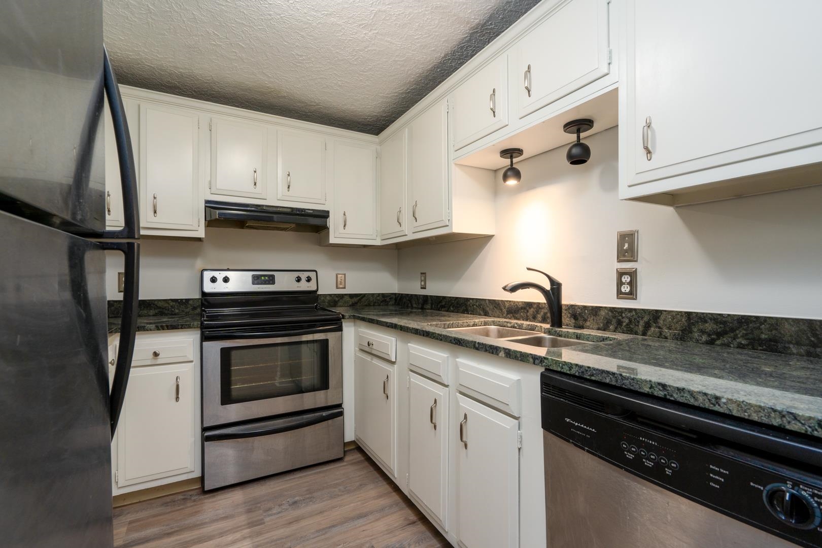 55 River Road, Unit 3A Manchester, NH 03104 - Photo 17 of 22