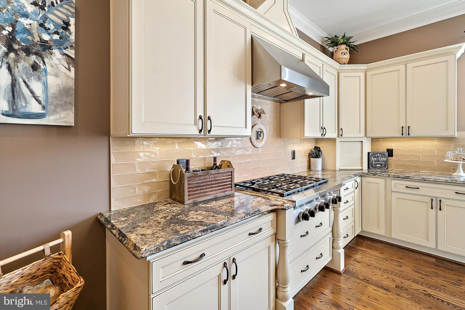 6055 Beach Road Midland, VA 22728 - Photo 23 of 50 Top of the line gas cooktop